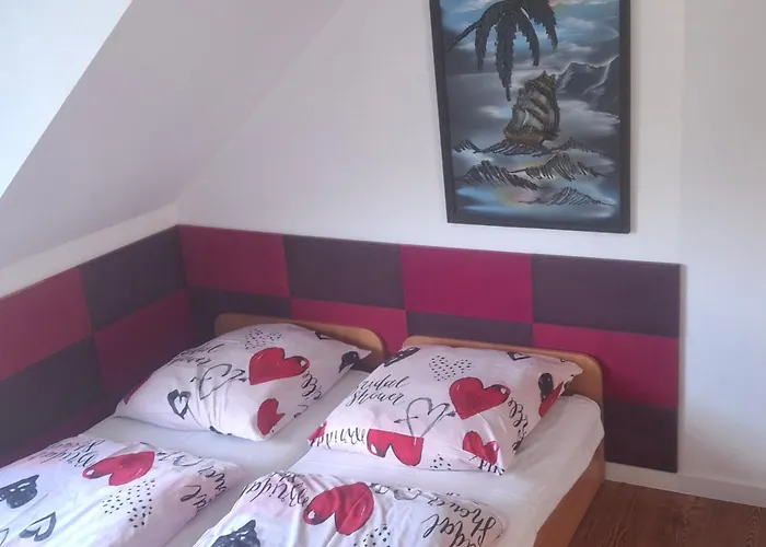 Agat, Parking, Plac Zabaw Karwieńskie Błoto